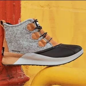 Womens Out N About lII 
Classic Waterproof size 9.5 women